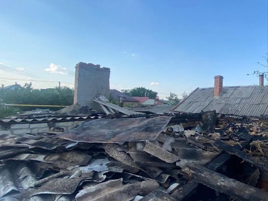 В Ростовской области семья едва не погибла при пожаре из-за детской шалости
