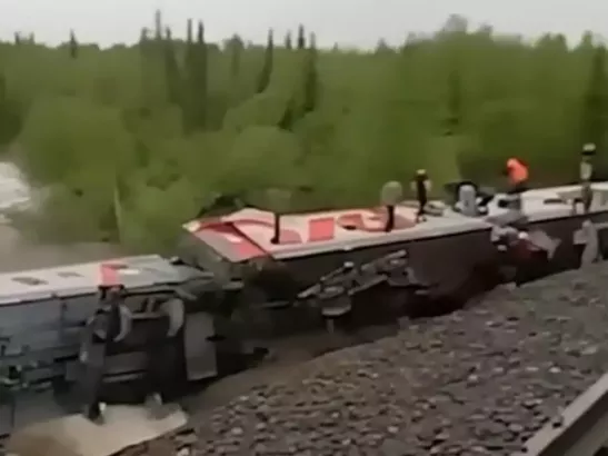 При крушении поезда в Республике Коми пострадали работники предприятия из Батайска