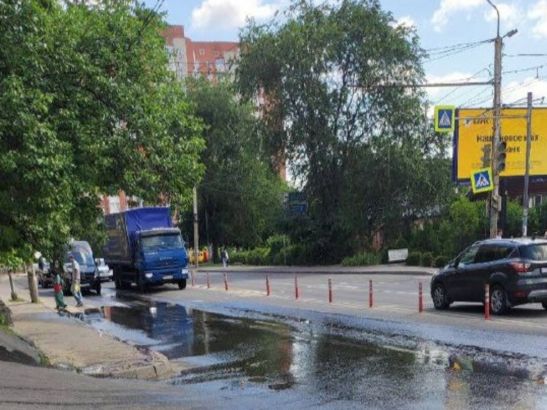 В Ростове-на-Дону Вологодскую затопило из-за прорыва канализации