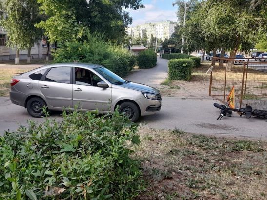 В Ростовской области водитель легковушки сбил 55-летнего велосипедиста