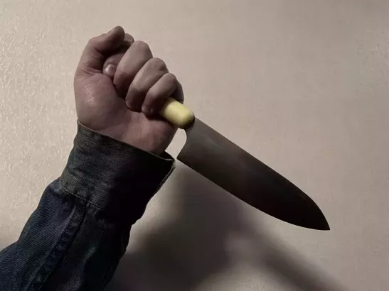 В Ростовской области мужчина ударил ножом 65-летнего прохожего