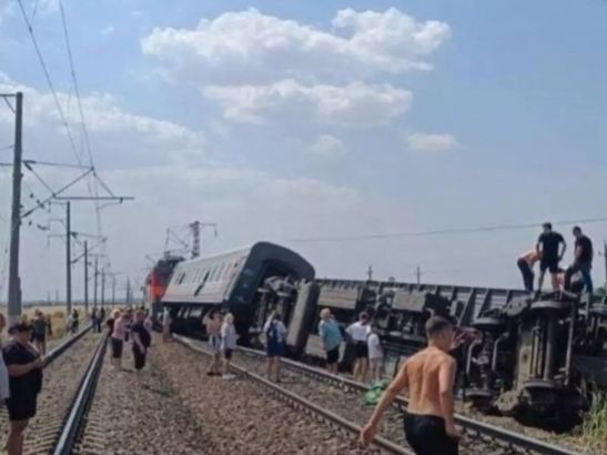 Врачей из Ростовской области направили на место ДТП с поездом Казань-Адлер