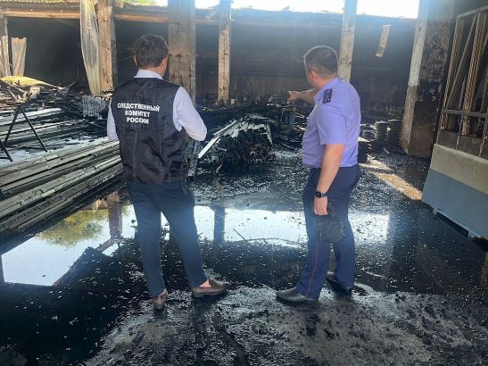 После пожара на мебельной фабрике в Ростове возбудили уголовное дело