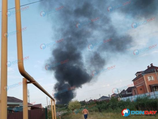 В Ростовской области произошел крупный пожар на складе по переработке вторсырья