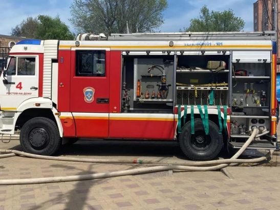 В Ростове двое едва не погибли при пожаре в 100-летнем доме