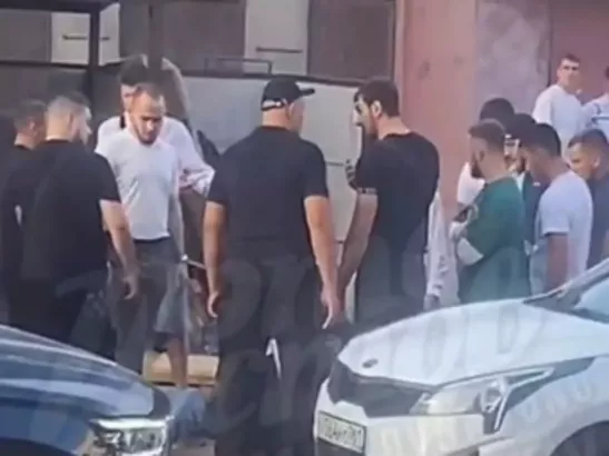 В центре Ростова в массовой драке избили парня