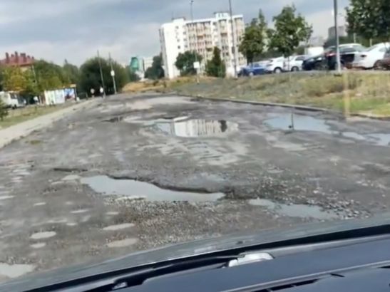 В Ростове горожане назвали разрушенную дорогу «Прощай, подвеска»