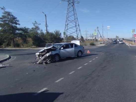 Автомобилист пострадал в ДТП в Ростовской области