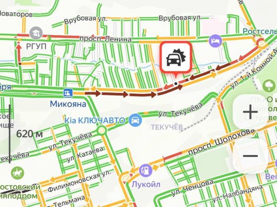 Массовая авария с четырьмя авто парализовала движение на Нансена в Ростове