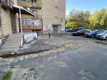 Жители улицы Вятской в Ростове возмущены полуметровыми ямами в асфальте