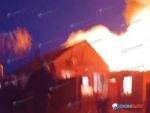 В Шахтах на большой площади полыхает частный дом