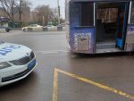 В Ростове из автобуса №83 выпала бабушка