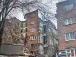 Пятиэтажка на Нариманова в Ростове продолжает рушиться