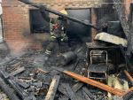 При пожаре в хозпостройке в Ростове 64-летний мужчина получил ожоги