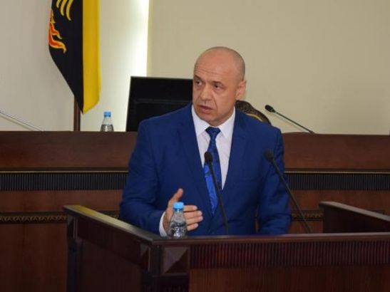 Глава города Шахты Константин Корнеев досрочно снял с себя полномочия