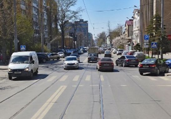 В Ростове на улице Горького ограничат движение транспорта