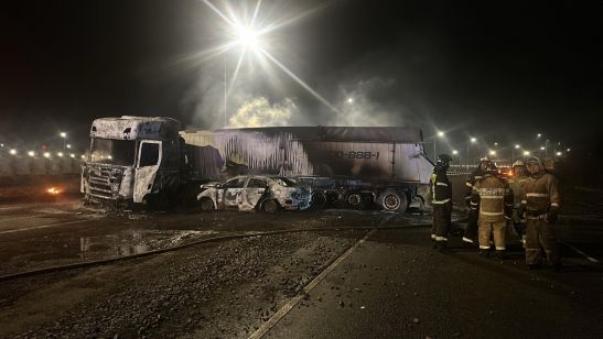Двое сгорели заживо в легковушке после ДТП с грузовиком под Ростовом