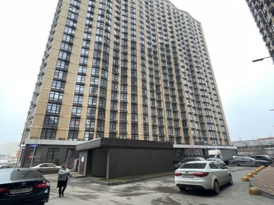В Ростове на Красноармейской в многоэтажке случился пожар