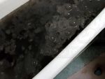 В Ростове специалисты водоканала объяснили, почему из кранов течет черная вода