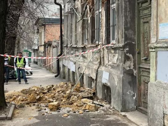 В Ростове произошло обрушение старинного здания в Нахичевани