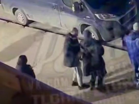 В Ростове неизвестный вонзил нож в спину мужчине и скрылся с места преступления