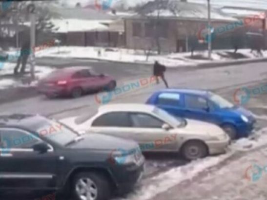 В Батайске школьник попал под колеса легковушки