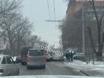 В Ростове легковушку после аварии отбросило на детскую площадку
