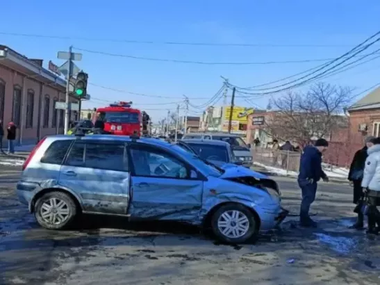 Появилось видео ДТП в Ростовской области, в котором пострадал школьник