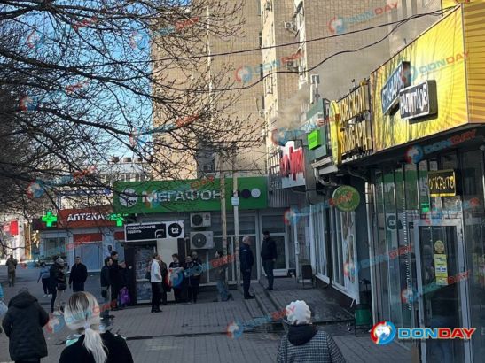 В Ростове загорелся мясной магазин на площади 2-й Пятилетки