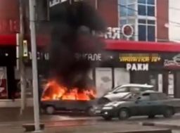 В Ростове на улице Малиновского сгорел автомобиль «ВАЗ-2107»