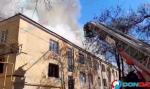 В Ростове горит заброшенный дом на улице Мечникова