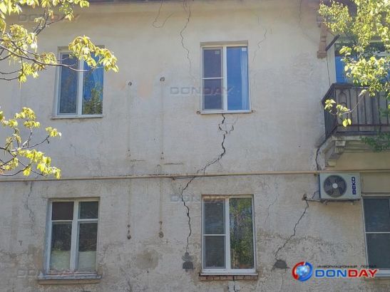 В Волгодонске в многоквартирном доме появились трещины