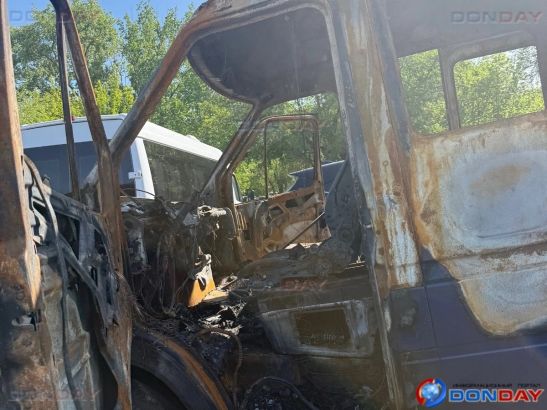 В Ростове сгорело авто, припаркованное на Бодрой