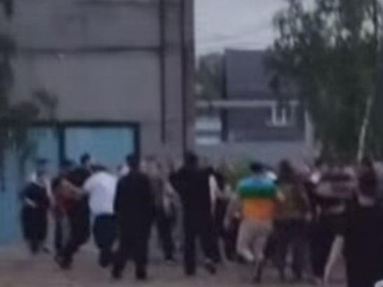 В Ростове отдыхающие устроили массовую драку на пляже Каррера