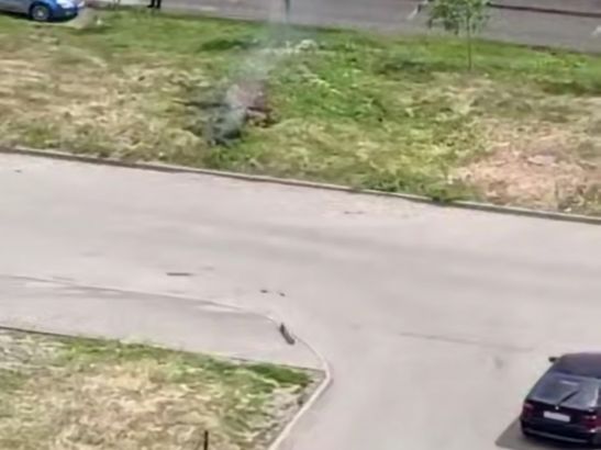 В Ростове жители Западного пожаловались на странные взрывы во дворе многоэтажки