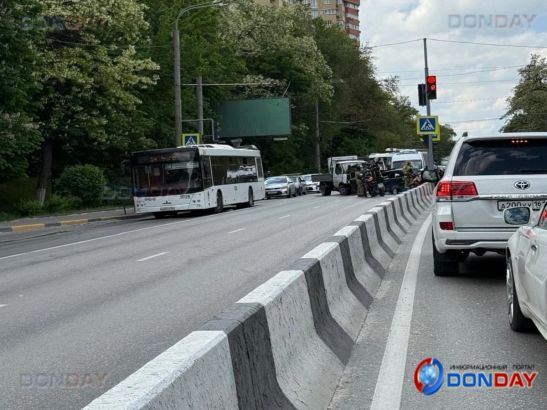 В Ростове на проспекте Стачки произошло жесткое ДТП с ГАЗелью
