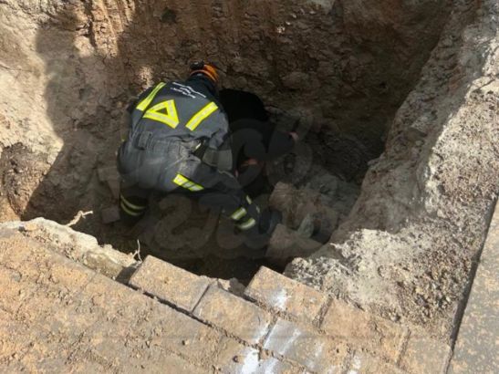 В Ростове спасли девушку и парня из ямы, вырытой коммунальщиками