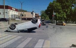 В Ростовской области водитель пострадал в ДТП с перевернувшимся автомобилем