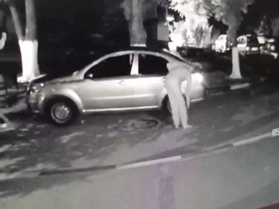 В Азове поймали вандала, который повредил более десяти автомобилей