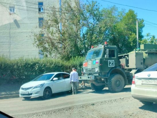 В Ростове из-за аварии с военным грузовиком на Малиновского собралась пробка