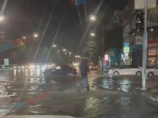 В Ростове из-за грозы затопило центральные улицы