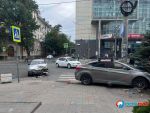 В центре Ростова в ДТП с двумя легковушками пострадал один из водителей