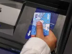 Названы суммы, которые российские пенсионеры хранят на вкладах