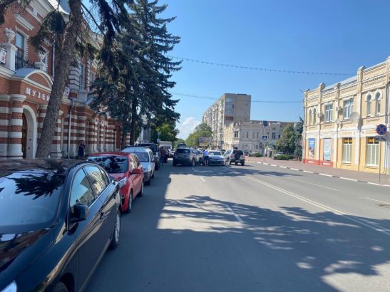 В серьезном ДТП в Азове пострадала женщина и ее несовершеннолетний сын
