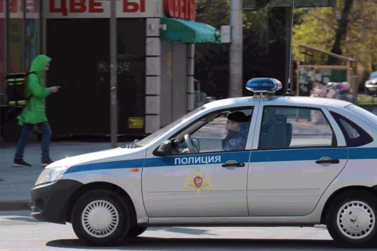 В Ростове неадекват на улице показывал детям свои половые органы