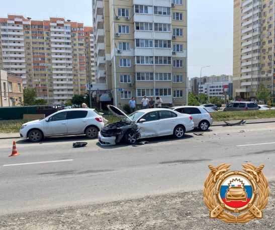 В Суворовском в массовом ДТП пострадали два человека