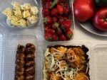 Предприниматель из Ростовской области кормил клиентов опасными продуктами