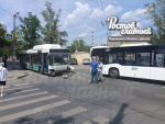В массовой аварии в Ростове с двумя автобусами пострадали два человека