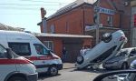 В жуткой аварии с "перевертышем" в Ростове пострадали двое парней
