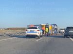 В Ростовской области на трассе завалилась на бок фура с черешней